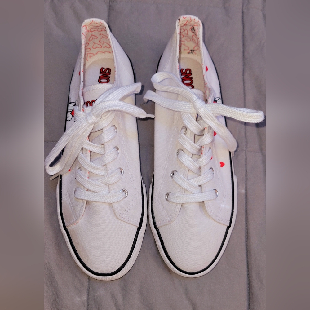 Girl's Peanuts Snoopy White Canvas Lace-up sneakers - Size 4